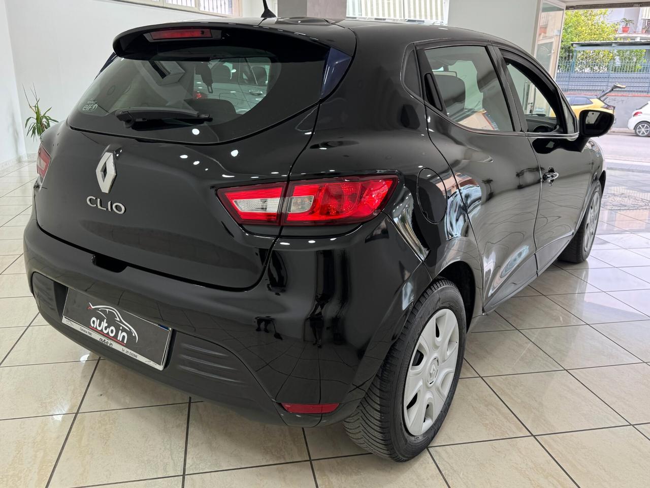 Renault Clio 1.2 75CV 5 porte Zen