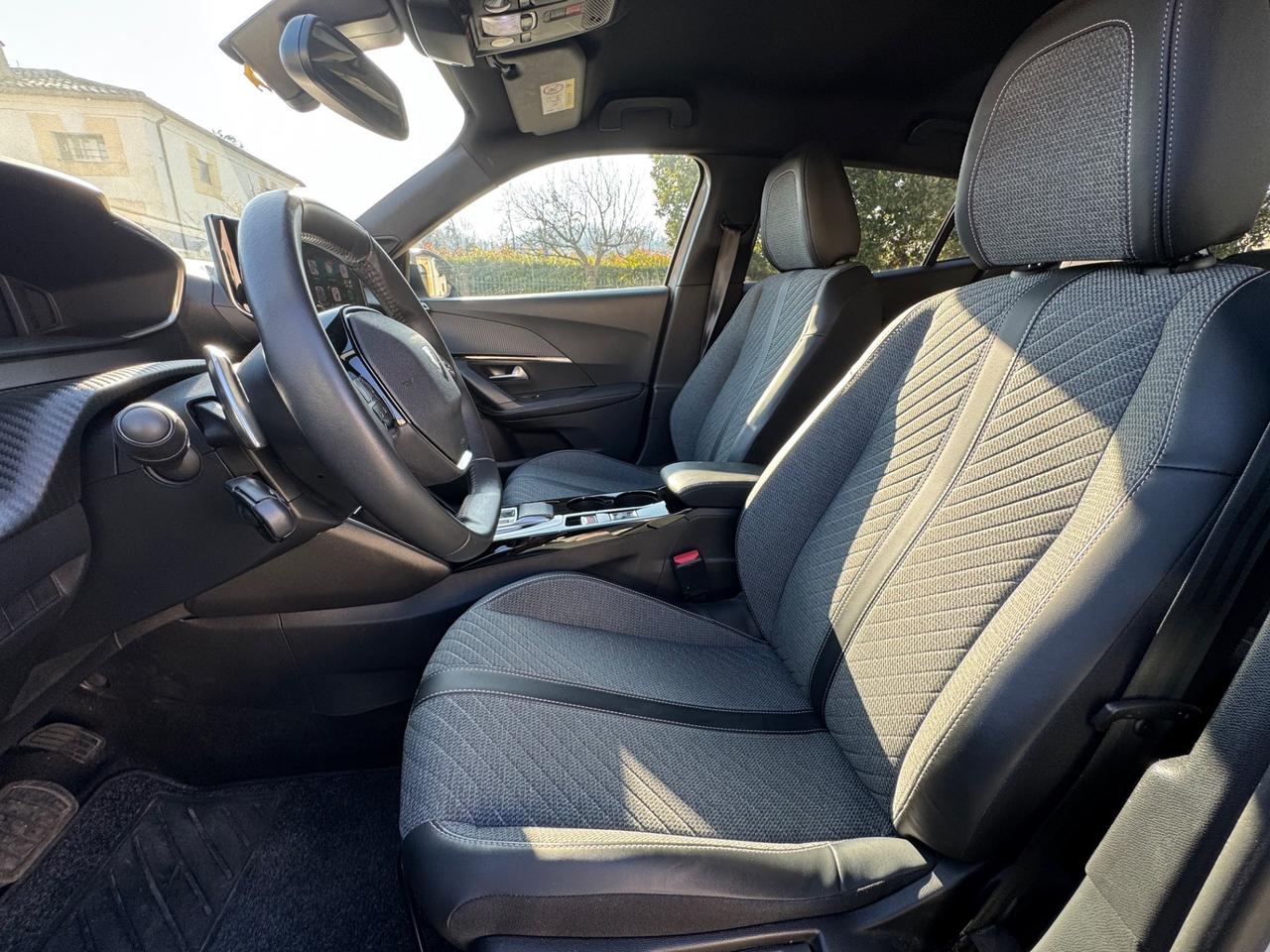 Peugeot 2008 BlueHDi 130 S&S EAT8 Allure Pack