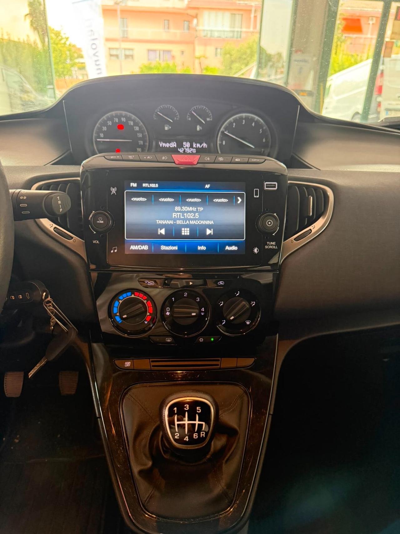 Lancia Ypsilon 1.0 FireFly 5 porte S&S Hybrid Gold