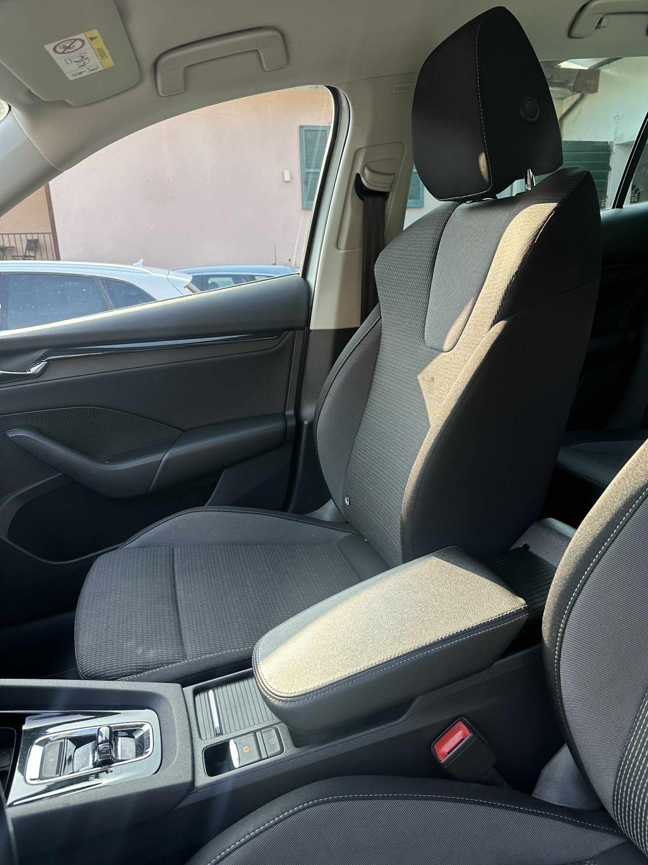 Skoda OCTAVIA 2.0 TDI EXECUTIVE KMCERT UNICOPR GARANZ