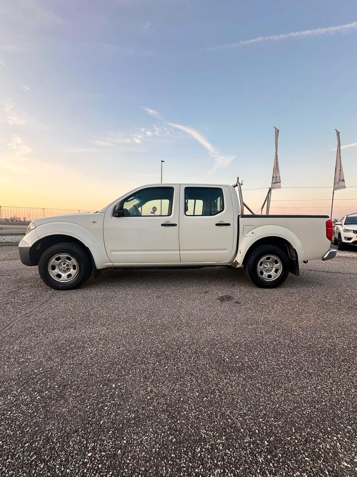 NISSAN NAVARA 2.5 DIESEL 4X4