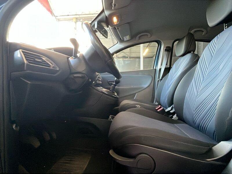 Lancia Ypsilon 1.0 FireFly 70cv S&S Hybrid SILVER PLUS