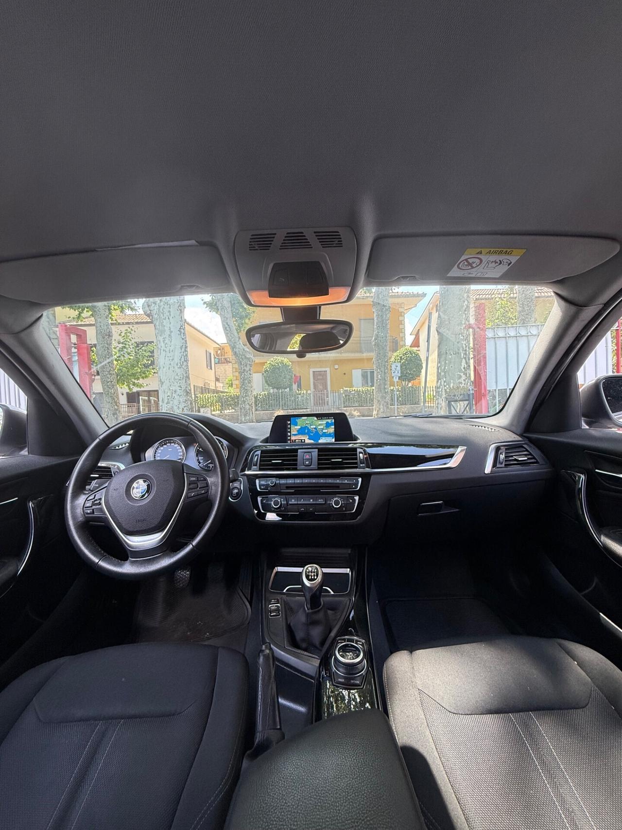 Bmw 116 116d 5p. Urban