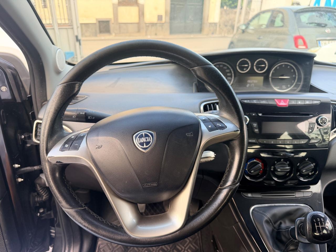 Lancia Ypsilon 0.9 TwinAir 85 CV 5 porte Metano Ecochic Gold