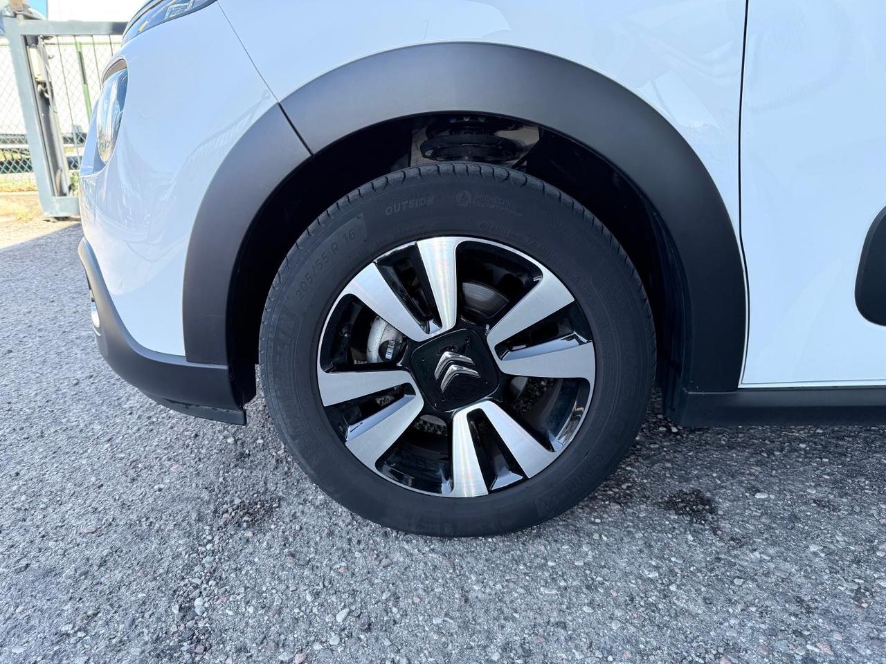 Citroen C3 1.2 puretech Shine s&s 83cv