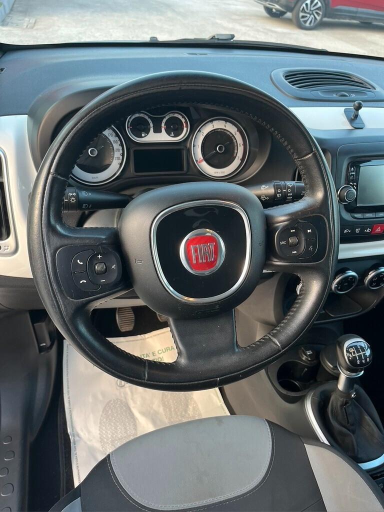 Fiat 500L Living 1.6 Multijet 120 CV tetto nero