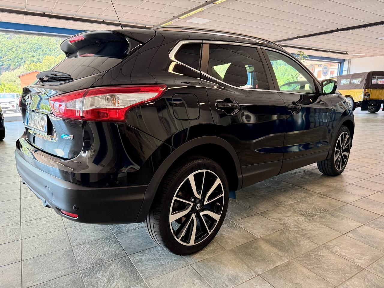 Nissan Qashqai 1.5 dCi 110 CV Tekna-NEOPATENTATI-