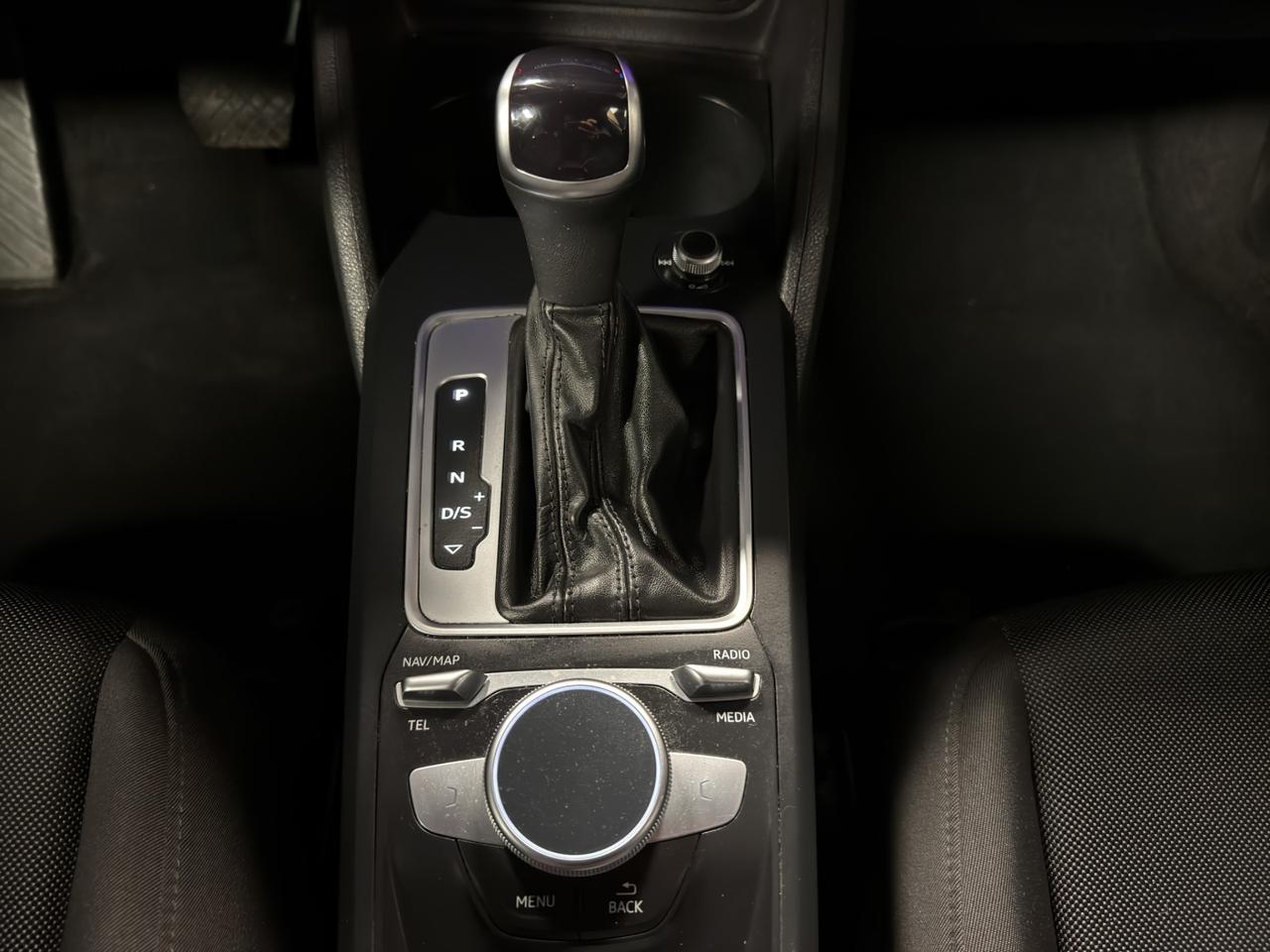 Audi Q2 35 1.5 tfsi Business Advanced s-tronic