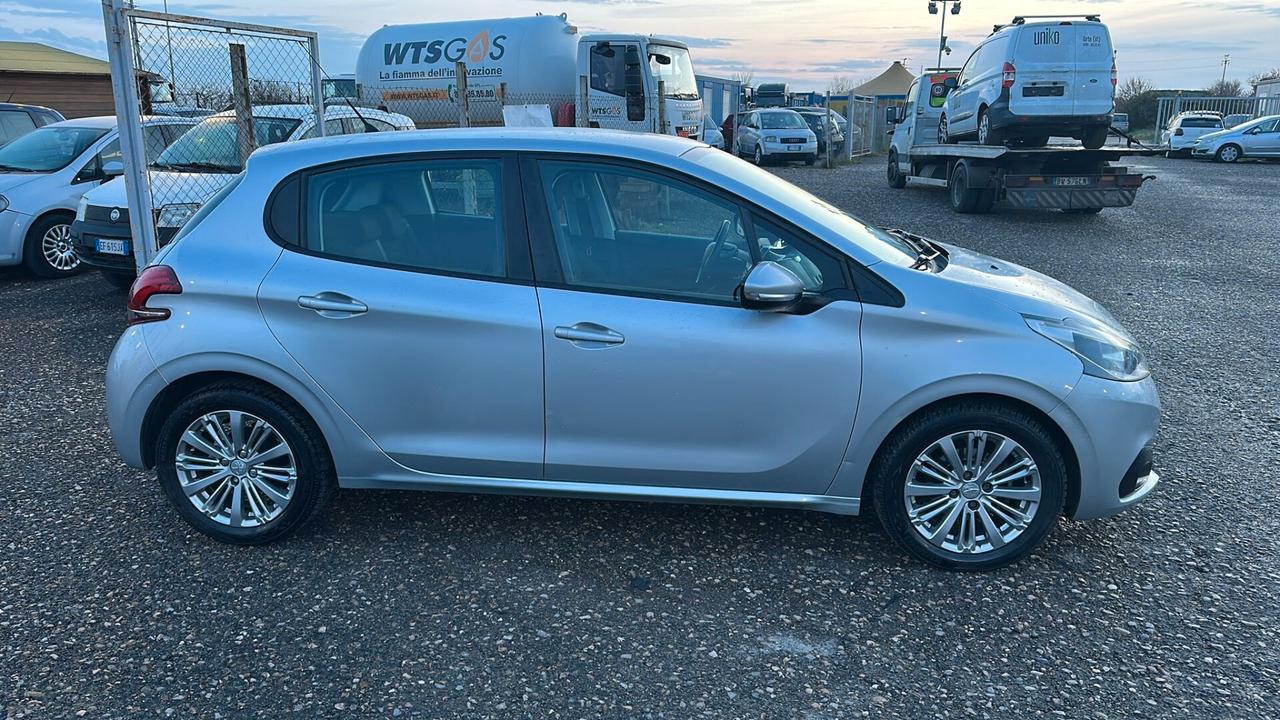 Peugeot 208 BlueHDi 75 5 porte Allure