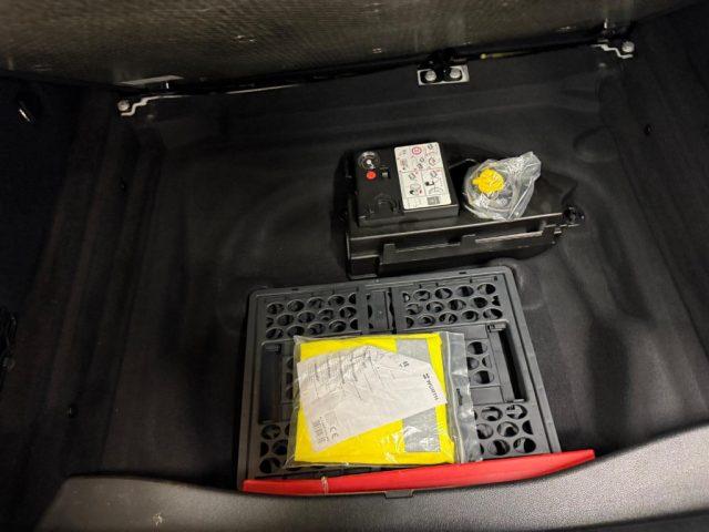 MERCEDES-BENZ GLA 180 d Premium