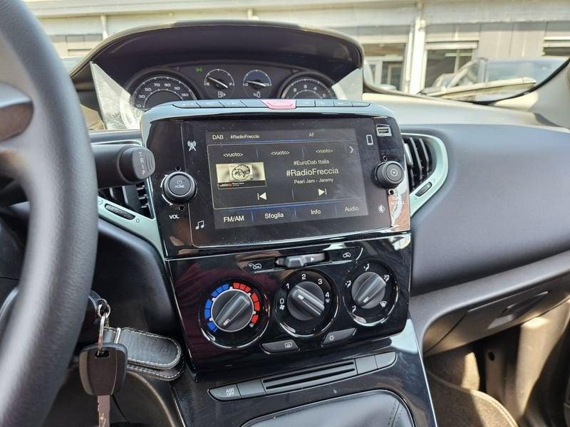 Lancia Ypsilon 1.0 FireFly 70cv Hybrid