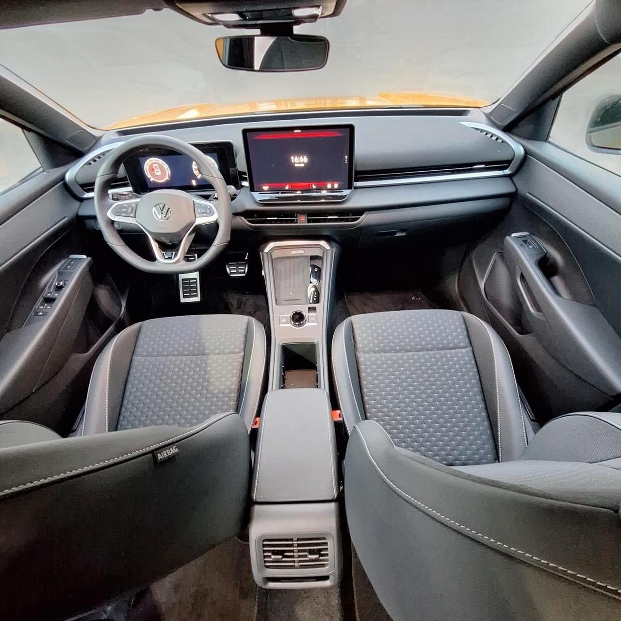 VOLKSWAGEN NEW T-ROC 1.5 eTSI R-LINE ACT 150CV DSG
