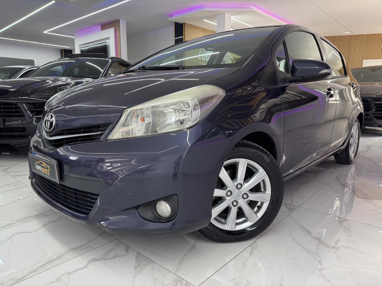 Toyota Yaris 1.0 Lounge Full Opt