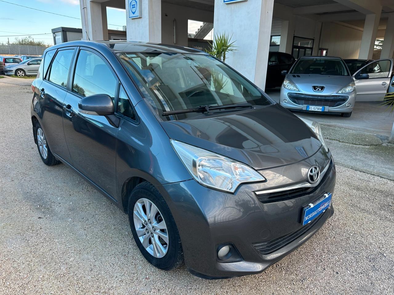 Toyota Verso-S 1.4D Lounge Navi Retrocamera 2012