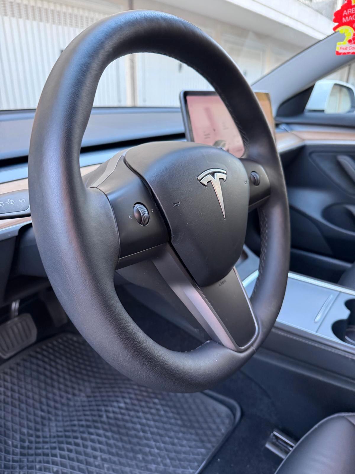 Tesla Model 3 RWD