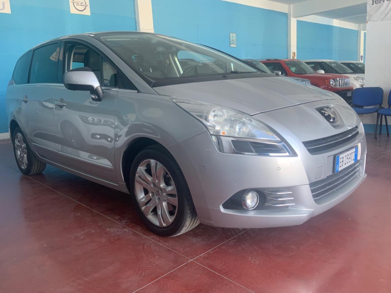 Peugeot 5008 2.0 HDi 150CV Féline