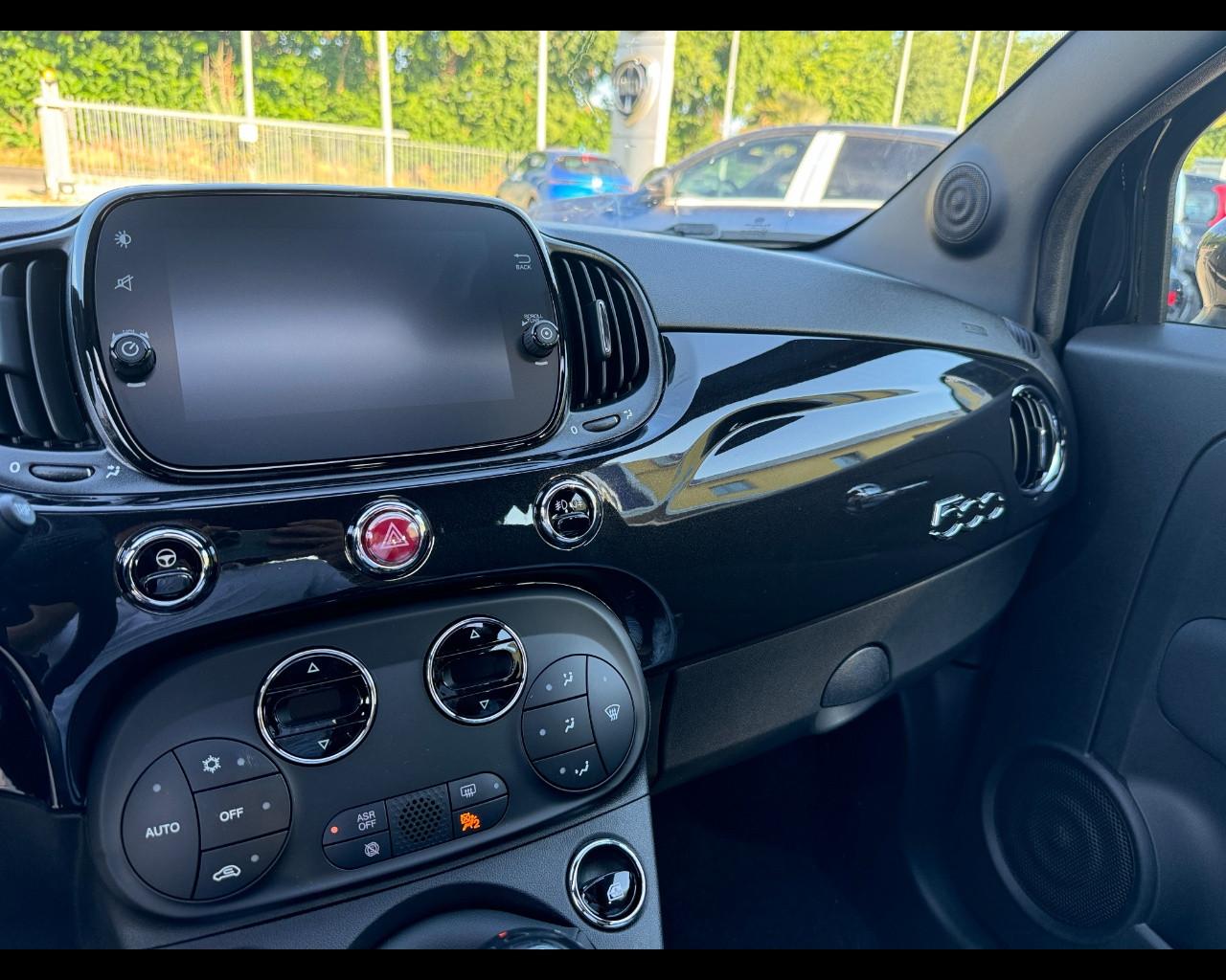 FIAT 500 (2015-->) - 500 C 1.0 Hybrid Dolcevita