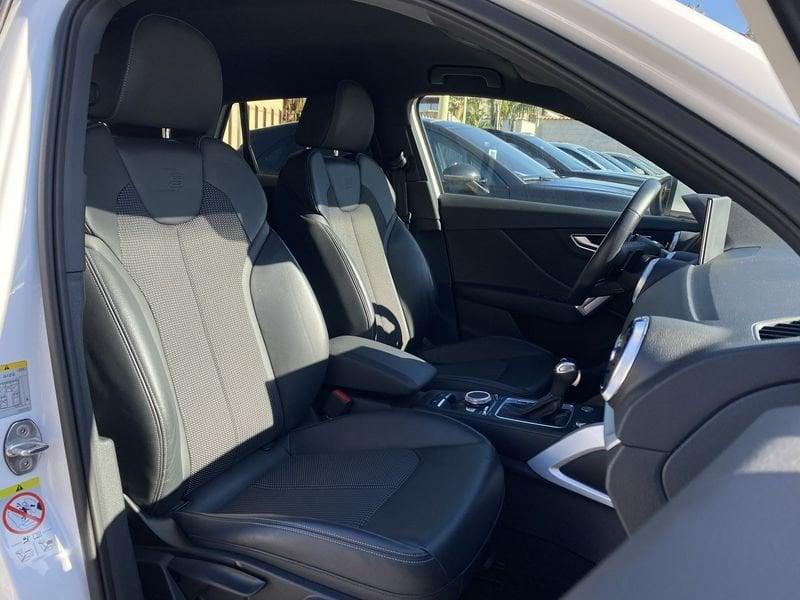 Audi Q2 S Line interno ed esterno 2.0 TDI 150CV s-tronic 35