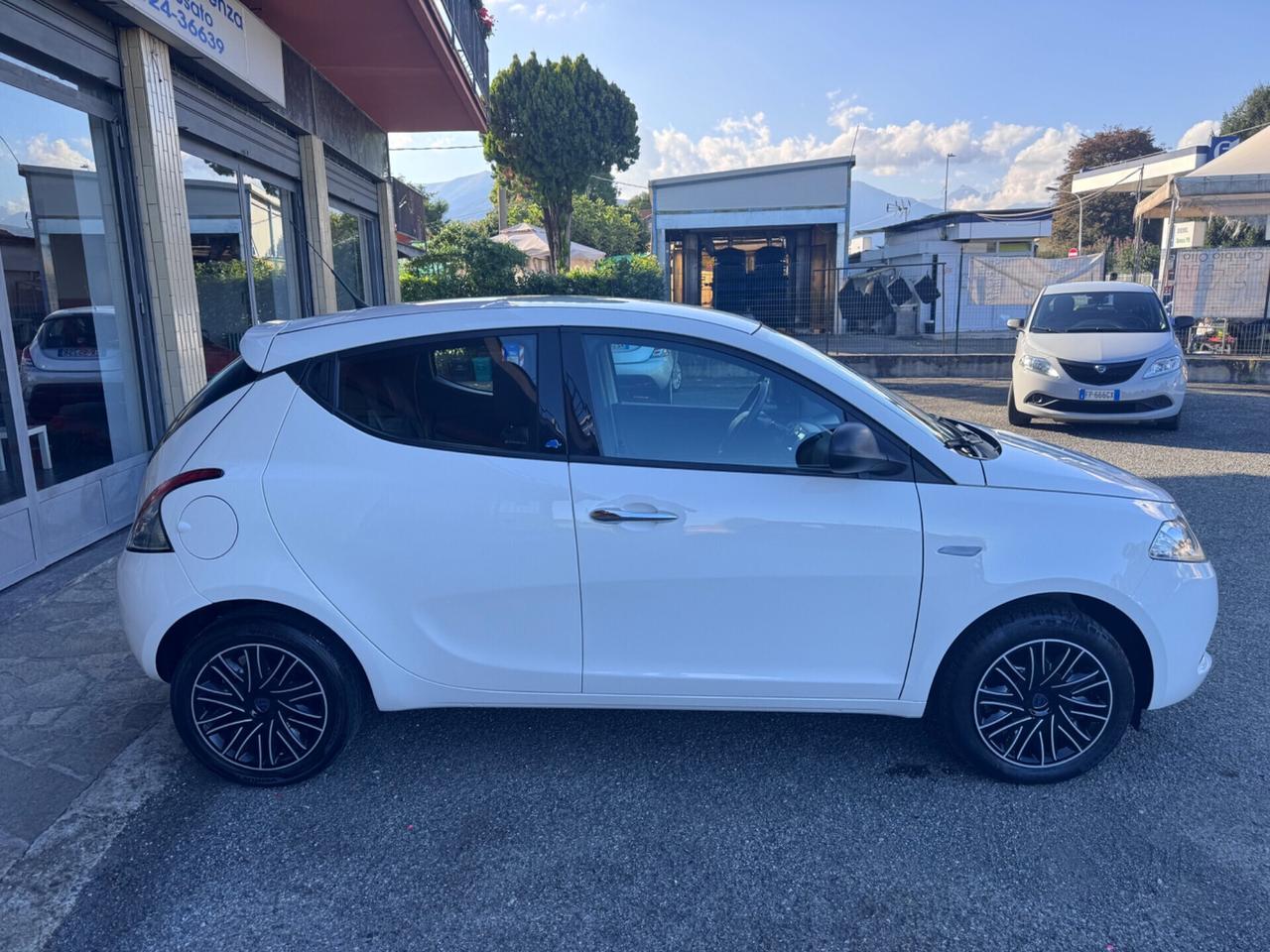 Lancia Ypsilon 1.2 69 CV Elefantino Blu