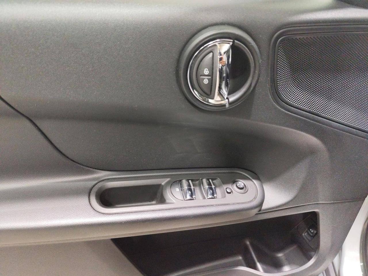 MINI Countryman One Baker Street