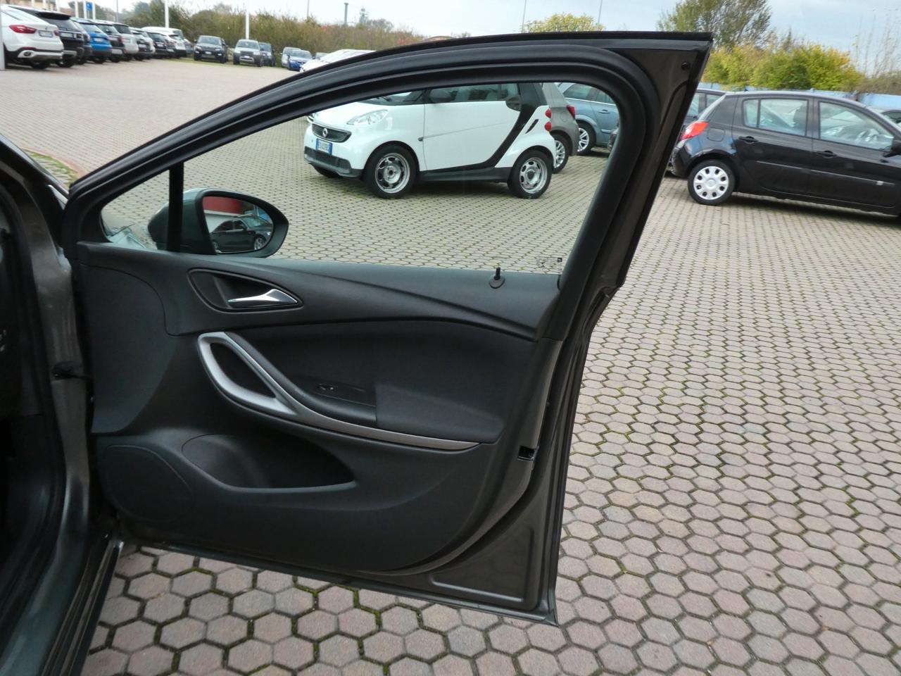 Opel Astra 1.6 CDTi 136CV aut. OK NEOPATENTATI
