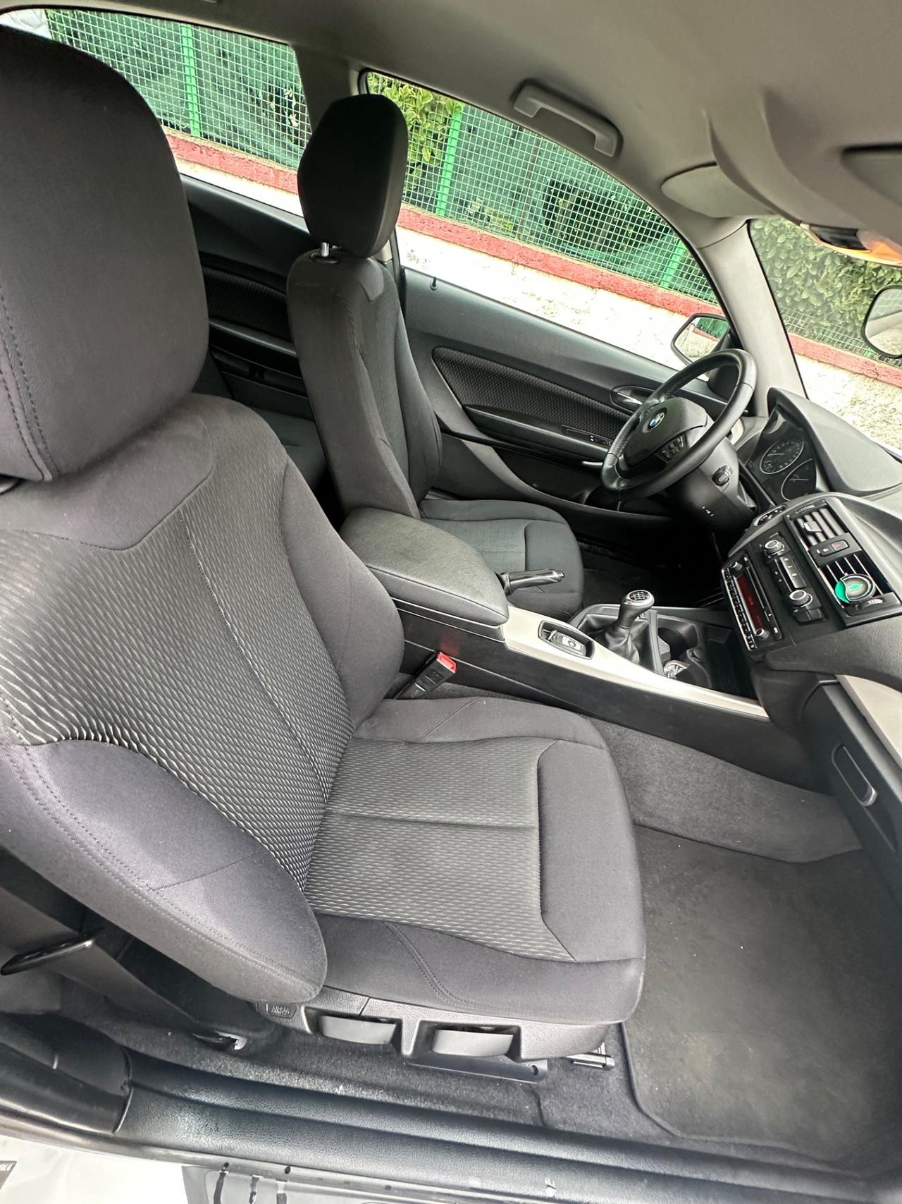 Bmw 114 114d 3p. Unique