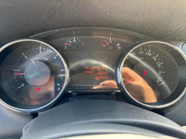 PEUGEOT 5008 1.6 HDi 112CV Business