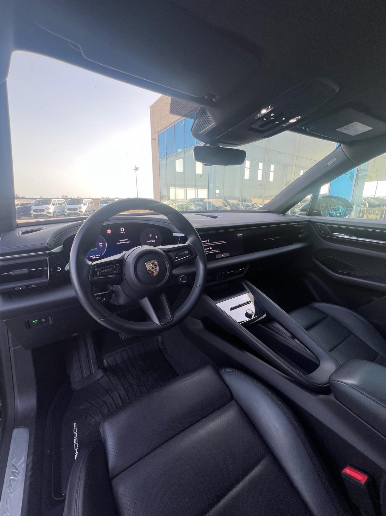 Porsche Macan EV 4 - possibilità noleggio no scoring