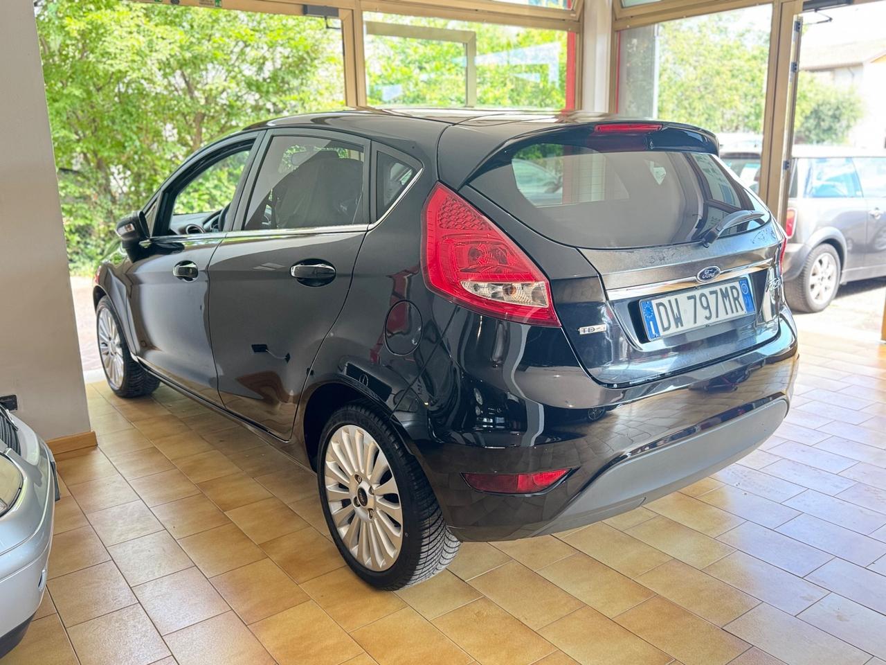 Ford Fiesta 1.4 TDCi 68CV 5 porte Titanium