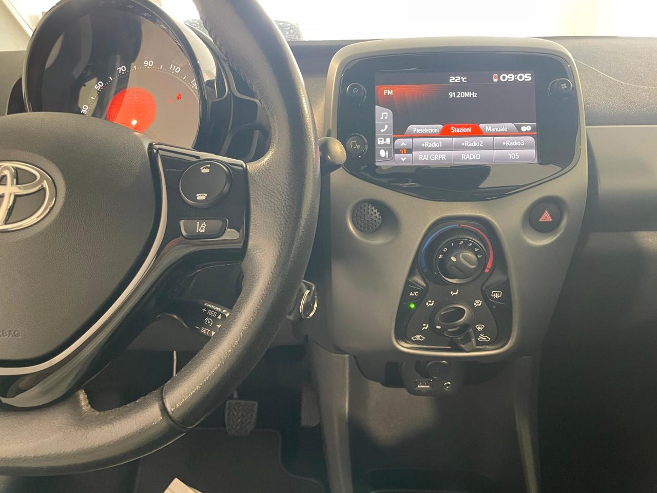 Toyota Aygo Connect 1.0 72CV X-CONNECT NEOPATENTATI