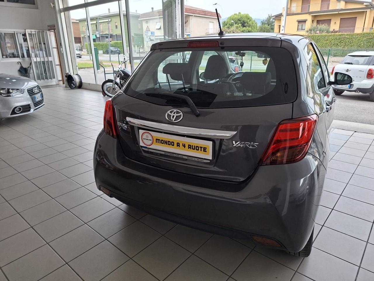 Toyota Yaris 1.3 5 porte Trend