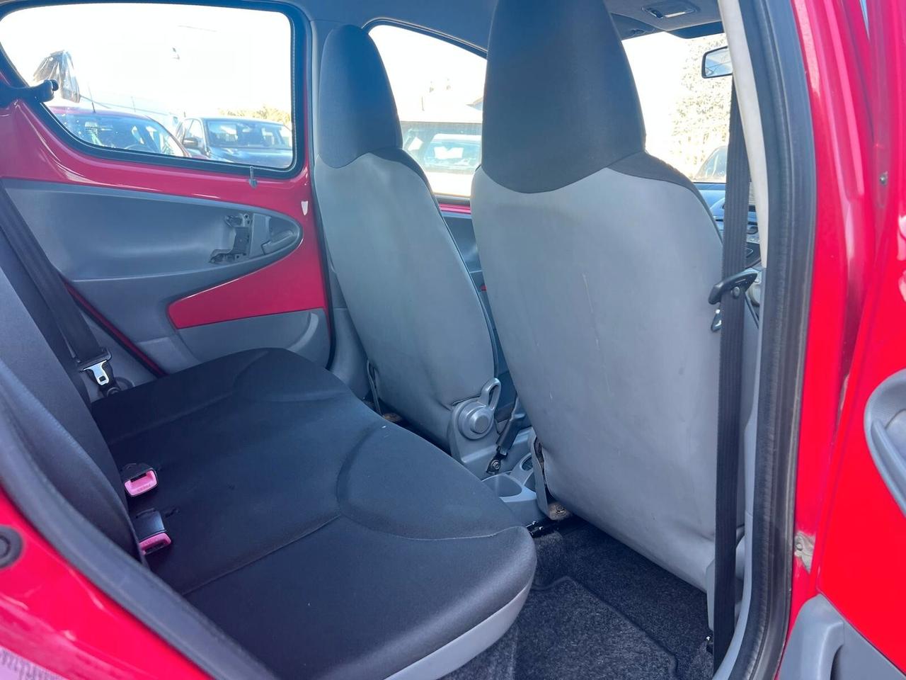 Toyota Aygo 1.0 12V VVT-i 5 porte Deep Ocean Connect