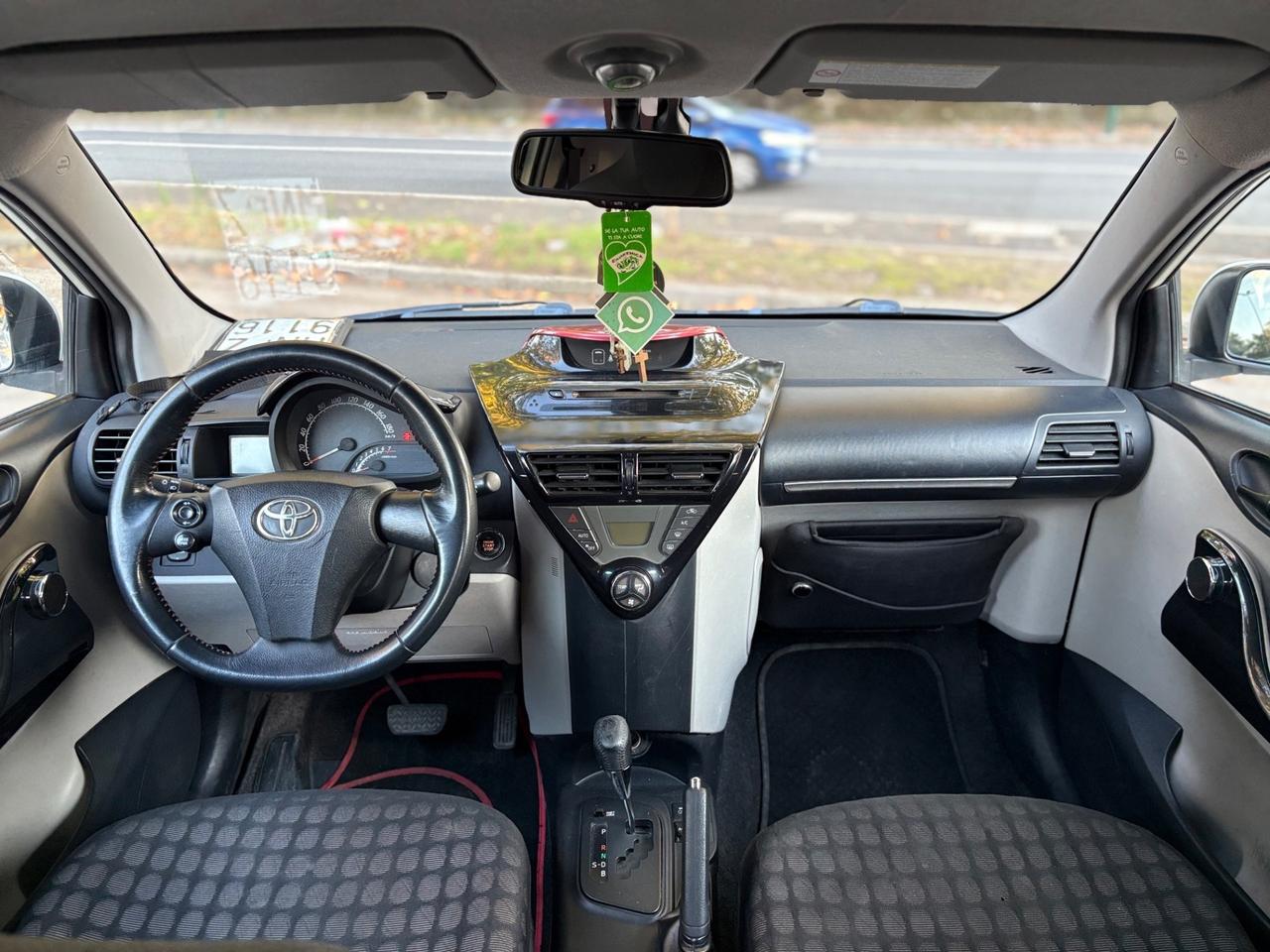Toyota IQ Automatica 1.0 benzina 68cv