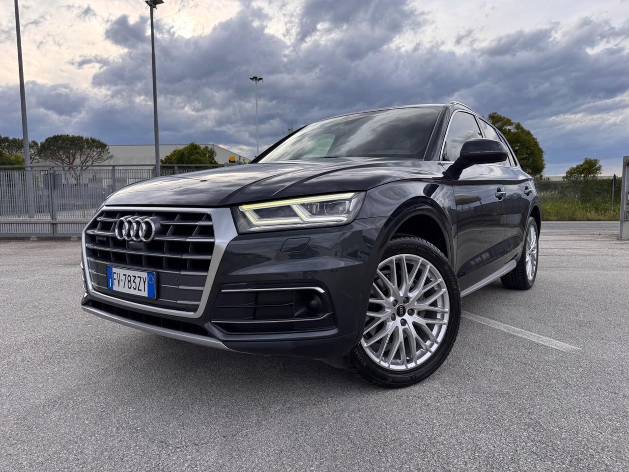 Audi Q5 2.0 TDI quattro S tronic Sport Matrix Luci Multicolor
