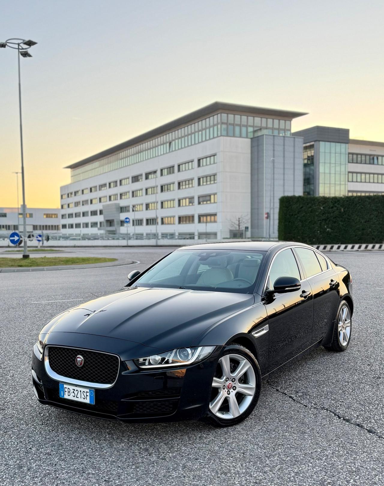Jaguar XE 2.0 D Turbo aut. Prestige