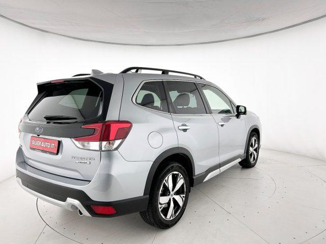 SUBARU Forester 2.0 e-Boxer MHEV CVT Lineartronic 4dventure