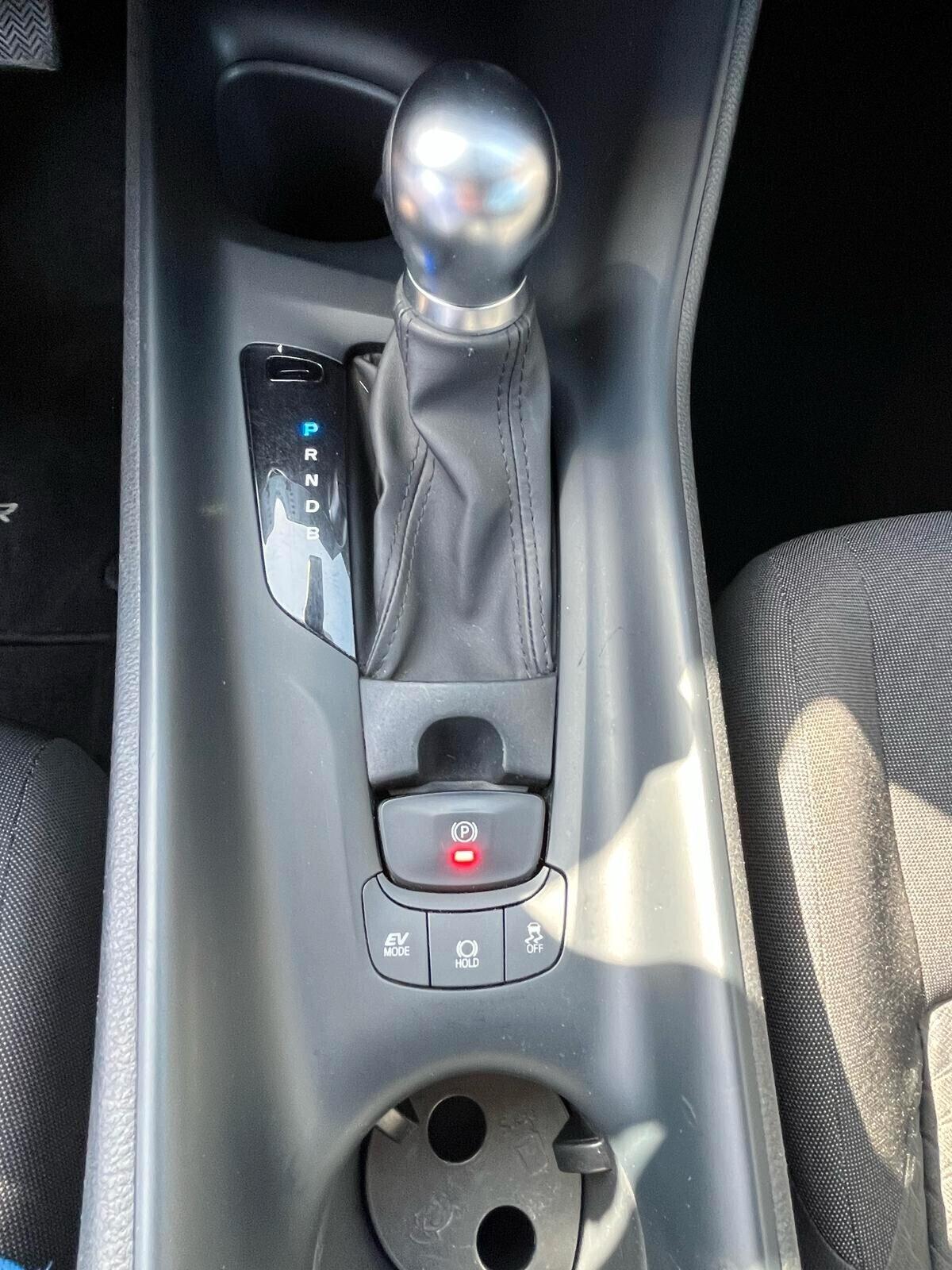 Toyota C-HR 1.8 Hybrid E-CVT Business