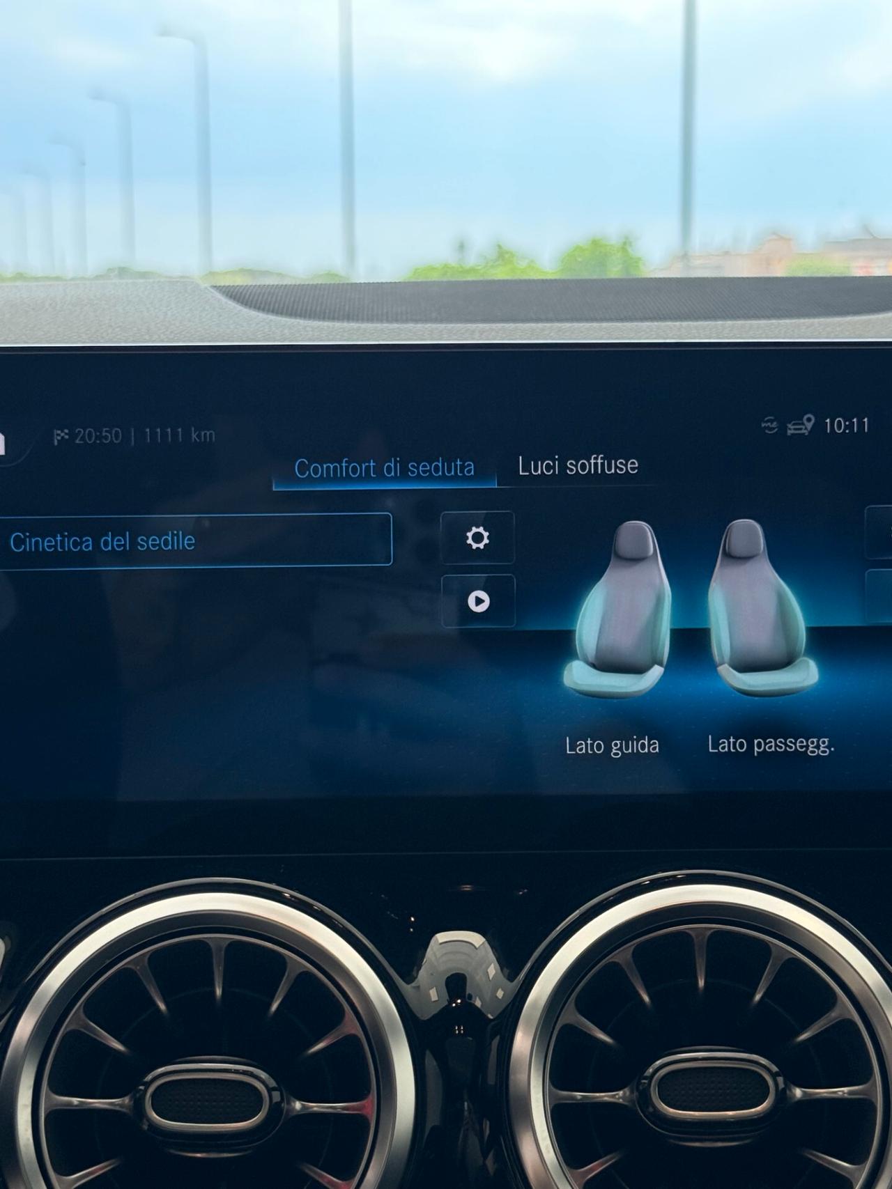 Mercedes-benz GLA 200 d Premium auto AMG TETTO APRIBILE,LUCI SOFFUSE,TELECAMERA,APPLE CARPLAY,SEDILI RISCALDABILI,VIRTUAL