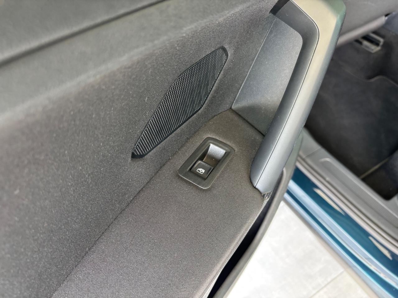 Volkswagen Tiguan 2.0 TDI 150 CV SCR DSG R-Line