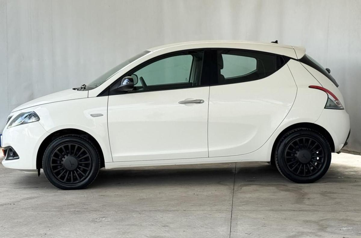 LANCIA YPSILON 1.0 firefly hybrid silver s&s 70cv
