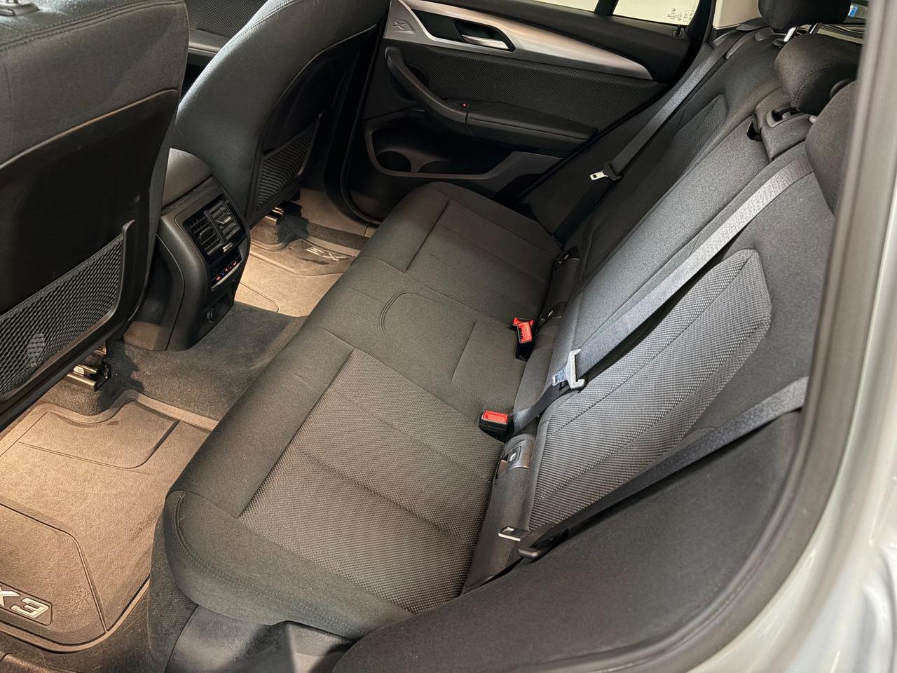 BMW X3 XDRIVE 20d BUSINESS ADVANTAGE