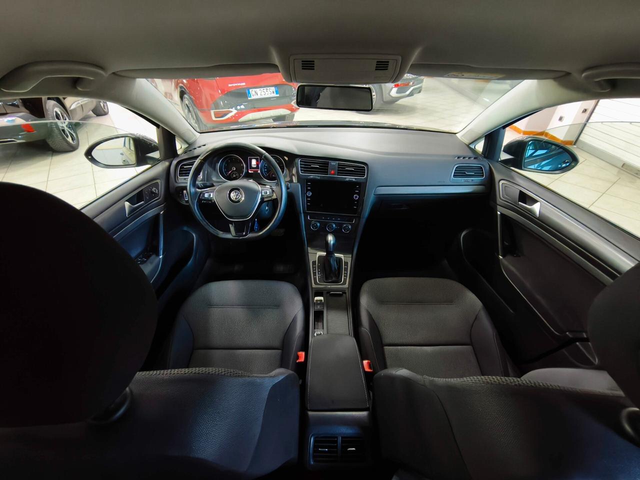Volkswagen Golf VW 1.5 TGI DSG Blue Emotion