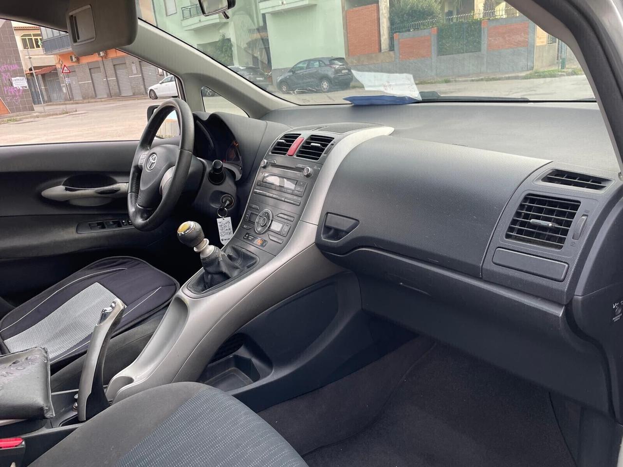 Toyota Auris 2.0 DIESEL 5 porte IN OTTIME CONDIZIONI