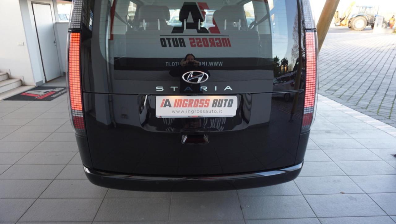 Hyundai STARIA 2.2 MT 2WD 9 posti Wagon