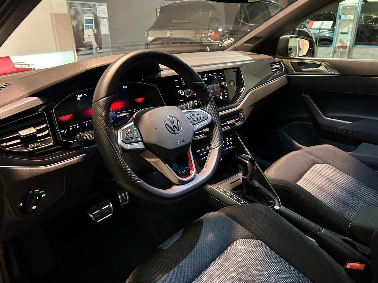 Volkswagen Polo 2.0 TSI DSG GTI