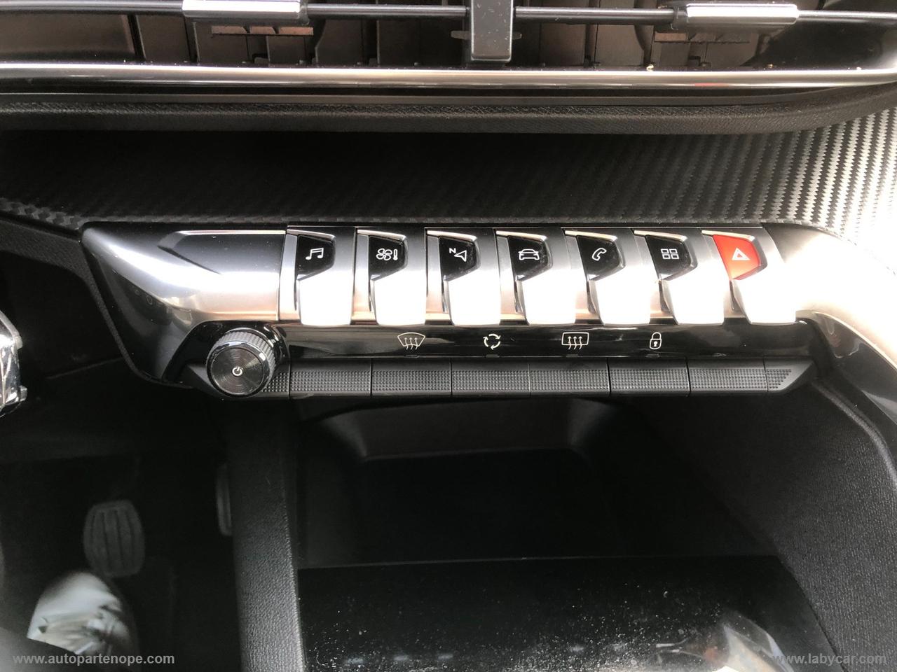 PEUGEOT 3008 BlueHDi 130 S&S Business