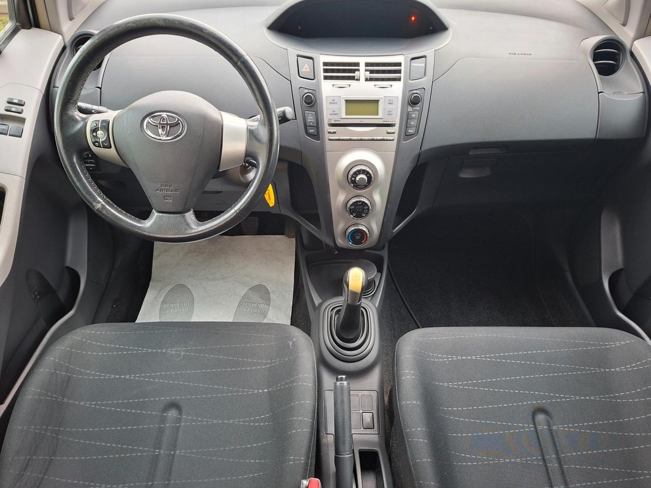 Toyota Yaris 1.3 5p. Sol *NEOPATENTATI*