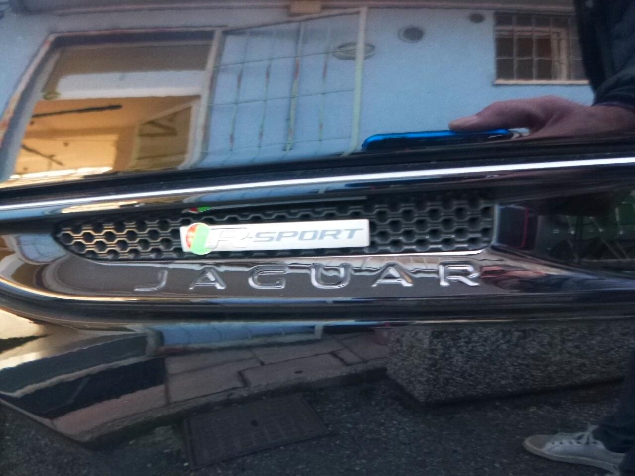 Jaguar F-Pace 2.0 D 180 CV AWD R-Sport