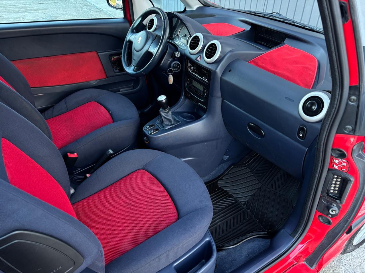 Peugeot 1007 1.4 benzina. Garanzia 12 mesi. Neop..