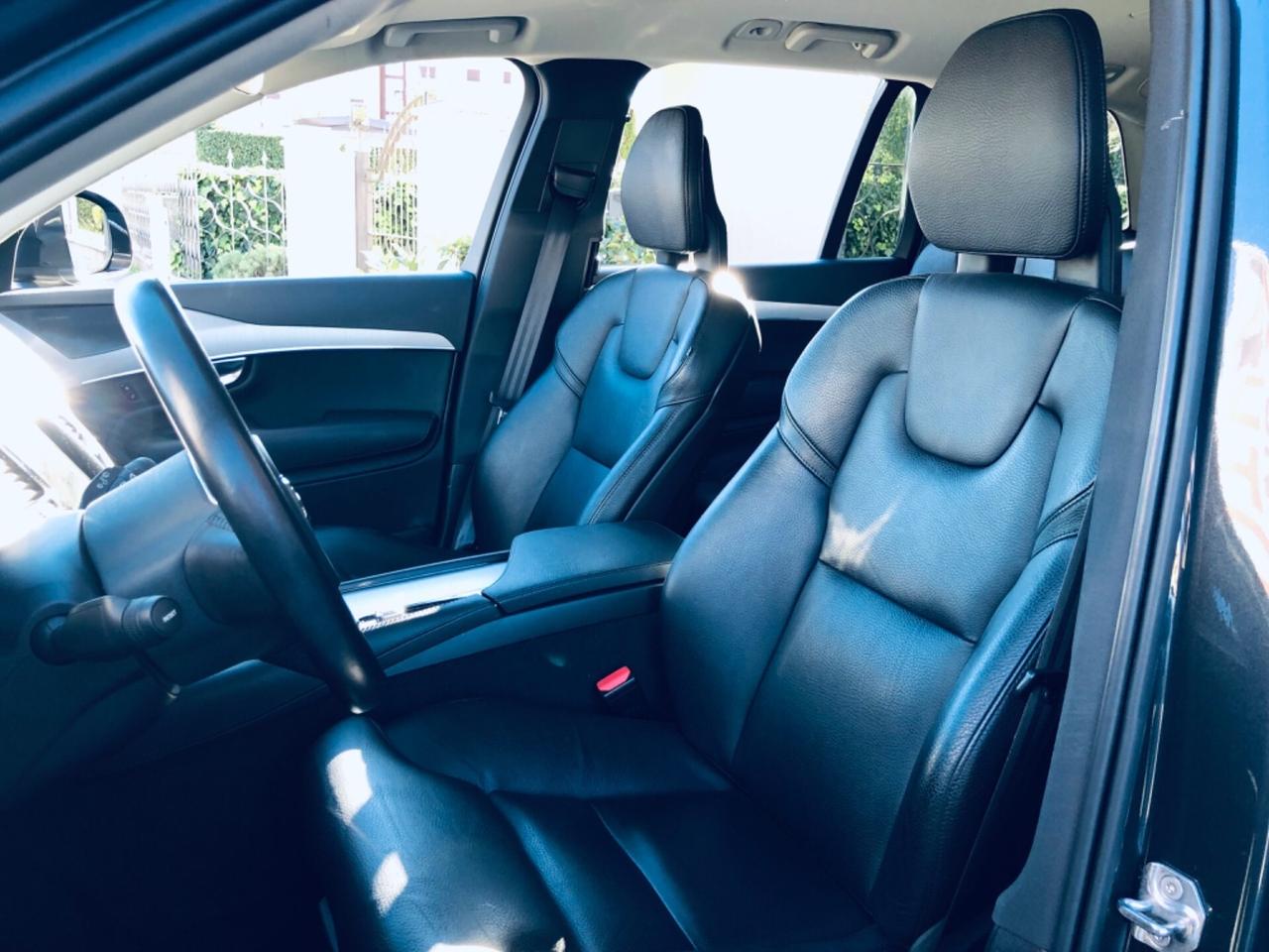 Volvo XC 90 XC90 B5 (d) AWD Geartronic Momentum